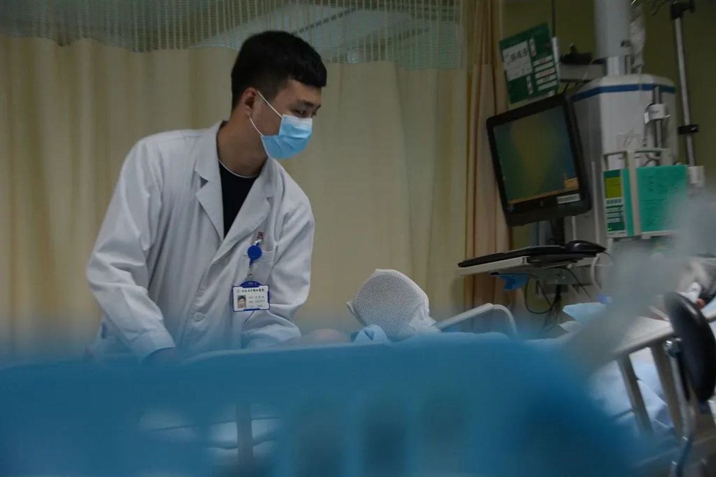 耀世登录：好医生为什么越来越少？｜钛空时间