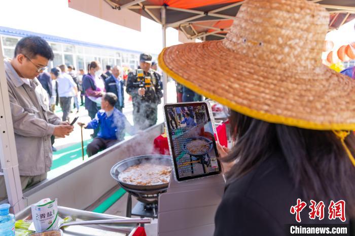 腾讯分分彩：（走进中国乡村）新一代传承人探索豆腐文化韵味